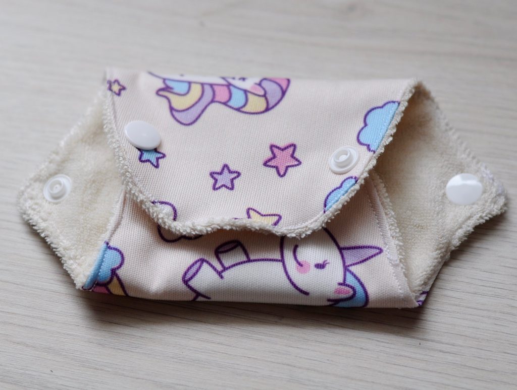 Dédé à coudre. Jolis tutos et kits couture DIY